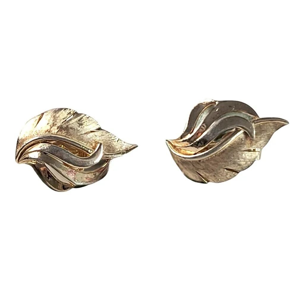 Vintage Crown Trifari 10k Gold Plated Leaf Clip Earrings Signed